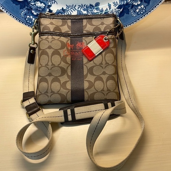 Coach Crossbody Logo Bag—Beautiful!!  Roomy—Pockets—Great Condition w/Minor Spot - Picture 5 of 8